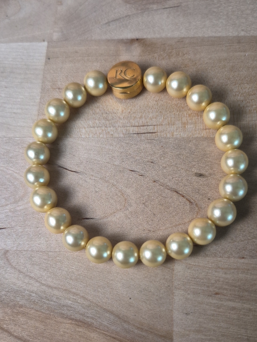 Rustic Cuff NWOT Stephanie PEARL BRACELET FAUX YELLOW PEARL / GOLD CLASP